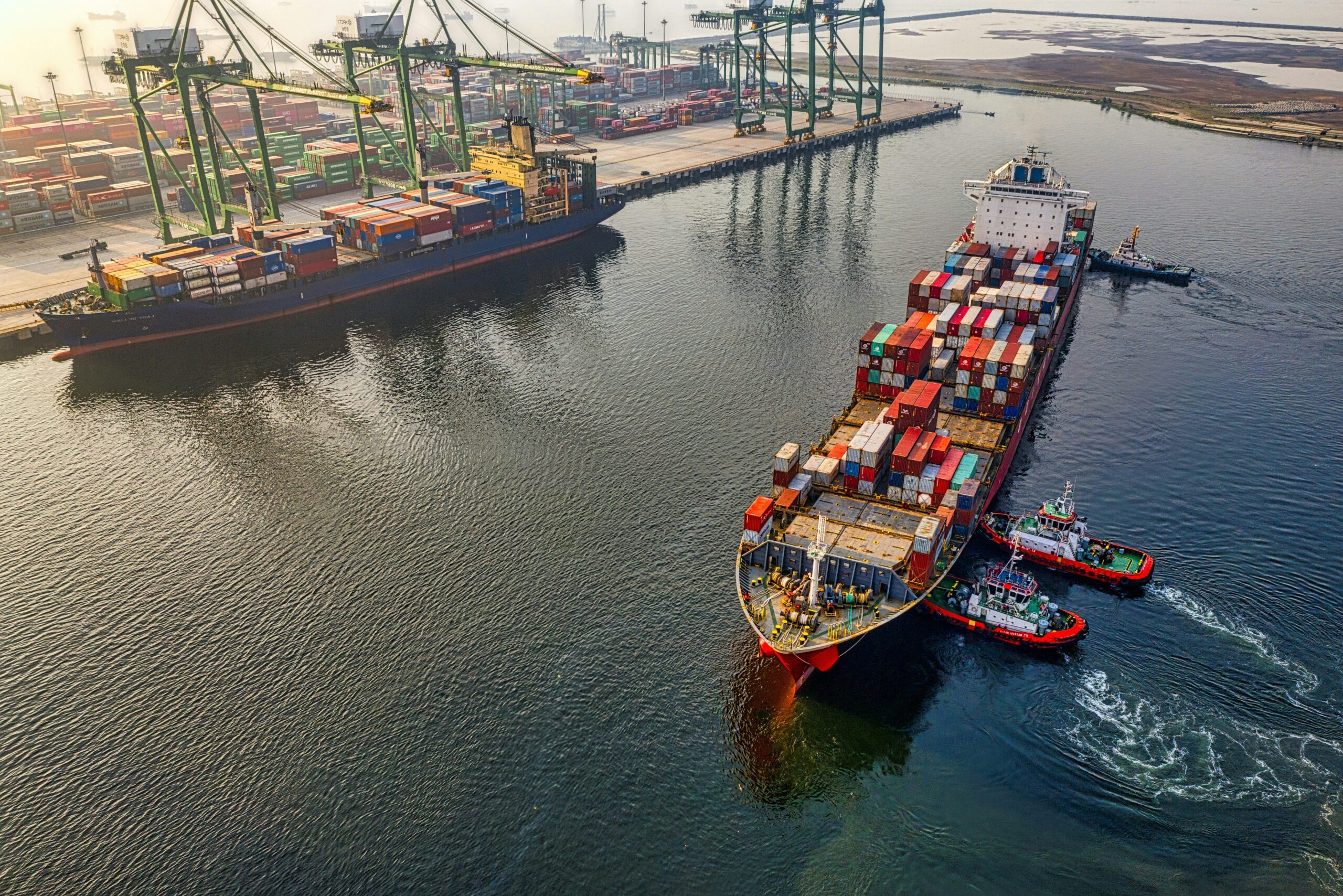 Port aerial